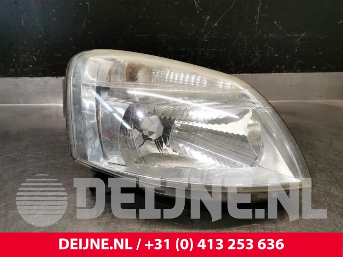 Używane Reflektor prawy Citroen Berlingo 2.0 HDi Cena € 42,35 Z VAT oferowane przez van Deijne Onderdelen Uden B.V.