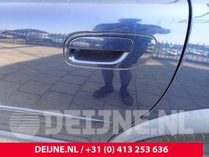 Usados Manija de puerta de 4 puertas izquierda detrás Volvo XC70 (SZ) XC70 2.4 T 20V Precio de solicitud ofrecido por van Deijne Onderdelen Uden B.V.