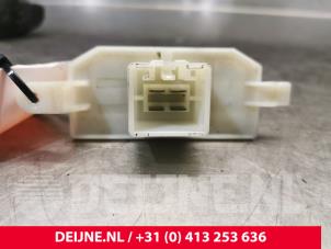 Used Heater resistor Ford Transit 2.0 TDCi 16V Eco Blue 130 Price € 18,15 Inclusive VAT offered by van Deijne Onderdelen Uden B.V.