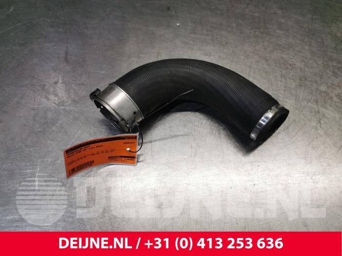 Gebrauchte Intercooler Rohr Volvo XC90 II 2.0 T8 16V Twin Engine AWD Preis € 50,00 Margenregelung angeboten von van Deijne Onderdelen Uden B.V.