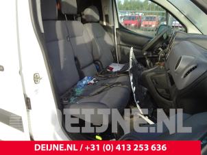Used Double front seat, right Citroen Berlingo 1.6 BlueHDI 100 Price on request offered by van Deijne Onderdelen Uden B.V.