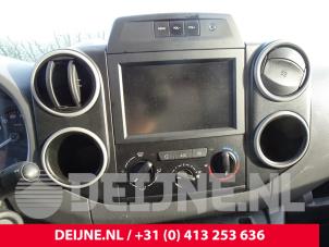 Used Display Multi Media control unit Citroen Berlingo 1.6 BlueHDI 100 Price on request offered by van Deijne Onderdelen Uden B.V.