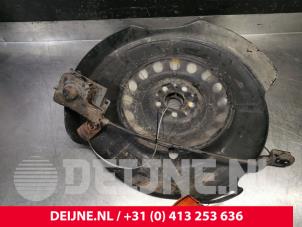 Używane Mechanizm zawieszenia kola zapasowego Mercedes Vito (639.6) 3.0 122 CDI V6 24V Cena € 121,00 Z VAT oferowane przez van Deijne Onderdelen Uden B.V.