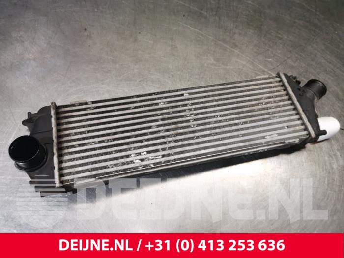 Intercooler from a Renault Trafic New (FL) 2.0 dCi 16V 115 2013