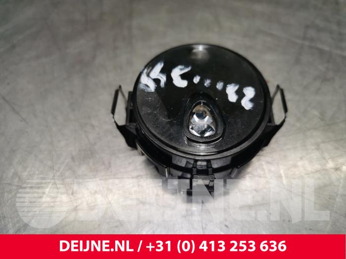 Begagnade Regnsensor Mercedes Vito (639.6) 3.0 122 CDI V6 24V Pris € 36,30 Inklusive moms erbjuds av van Deijne Onderdelen Uden B.V.