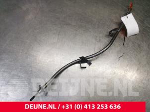 Used Oil dipstick Mercedes C (W205) C-220 2.2 CDI BlueTEC, C-220 d 16V Price € 15,00 Margin scheme offered by van Deijne Onderdelen Uden B.V.