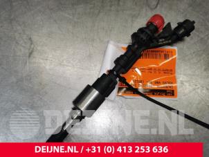 Used Injector (petrol injection) Volvo V60 I (FW/GW) 1.6 T3 16V Price € 75,00 Margin scheme offered by van Deijne Onderdelen Uden B.V.