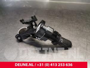 Used Ignition lock + key Opel Combo 1.3 CDTI 16V Price € 78,65 Inclusive VAT offered by van Deijne Onderdelen Uden B.V.