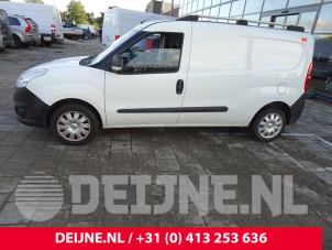 Używane Zestaw relingów dachowych Opel Combo 1.3 CDTI 16V Cena € 96,80 Z VAT oferowane przez van Deijne Onderdelen Uden B.V.