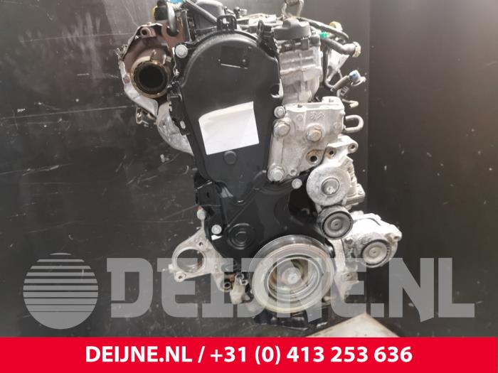 Motor van een Opel Vivaro 2.0 CDTI 150 2020
