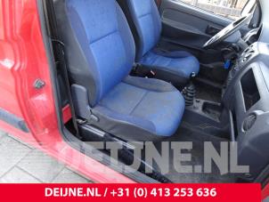 Usados Cinturón de seguridad derecha delante Peugeot Partner 1.9D Precio de solicitud ofrecido por van Deijne Onderdelen Uden B.V.