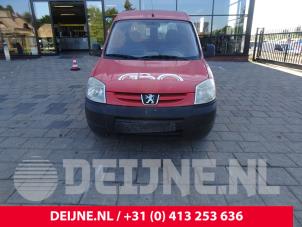 Używane Szyba przednia Peugeot Partner 1.9D Cena € 181,50 Z VAT oferowane przez van Deijne Onderdelen Uden B.V.