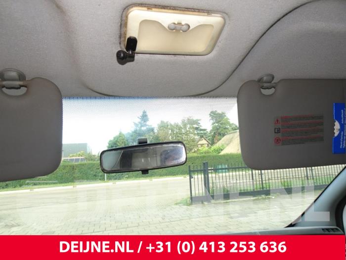 Interior lighting, front from a Renault Trafic New (FL) 2.5 dCi 16V 145 2011
