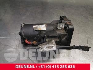Usados Motor de arranque Renault Trafic New (FL) 2.5 dCi 16V 145 Precio de solicitud ofrecido por van Deijne Onderdelen Uden B.V.