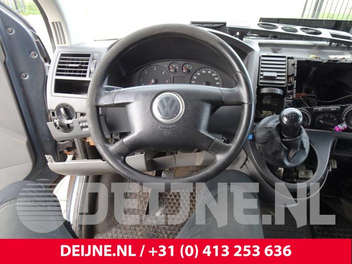 Left airbag (steering wheel) from a Volkswagen Transporter T5 1.9 TDi 2005