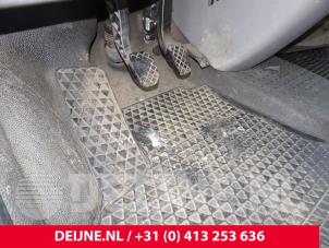 Gebrauchte Bremspedal Volkswagen Transporter T5 1.9 TDi Preis auf Anfrage angeboten von van Deijne Onderdelen Uden B.V.