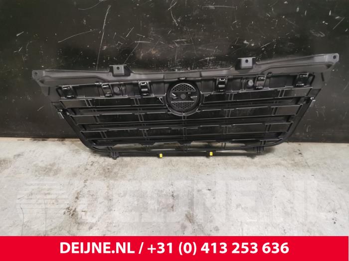 Grille from a Opel Movano 2015