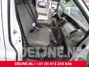Used Front seatbelt, centre Renault Trafic New (FL) 2.0 dCi 16V 90 Price on request offered by van Deijne Onderdelen Uden B.V.