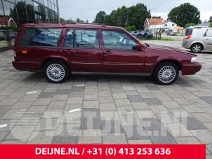 Gebrauchte Zusätzliches Fenster 4-türig rechts hinten Volvo 960 I Estate 2.5i 24V Preis auf Anfrage angeboten von van Deijne Onderdelen Uden B.V.