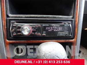 Usagé Radio Volvo 960 I Estate 2.5i 24V Prix sur demande proposé par van Deijne Onderdelen Uden B.V.