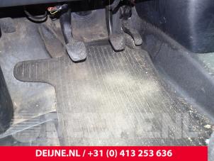 Used Clutch pedal Mercedes Vito (447.6) 1.6 111 CDI 16V Price € 121,00 Inclusive VAT offered by van Deijne Onderdelen Uden B.V.