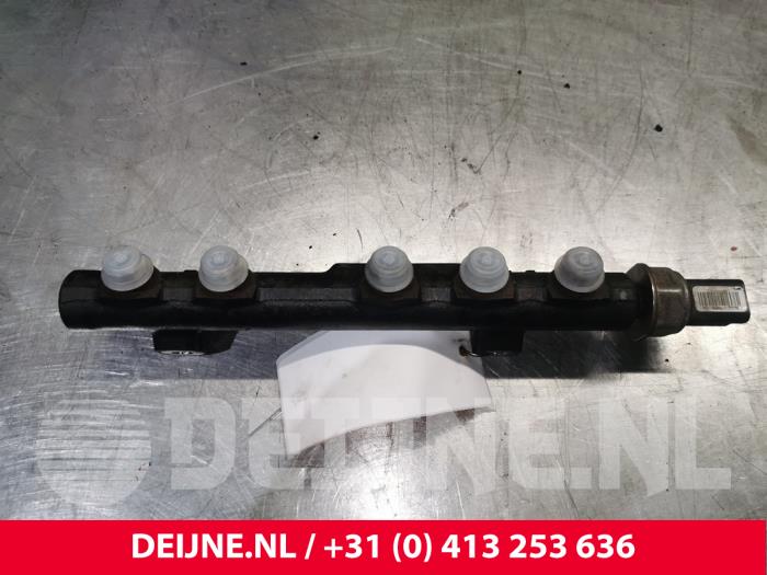 Usagé Système d'injection Ford Transit Connect (PJ2) 1.6 TDCi 16V 75 Prix € 90,75 Prix TTC proposé par van Deijne Onderdelen Uden B.V.