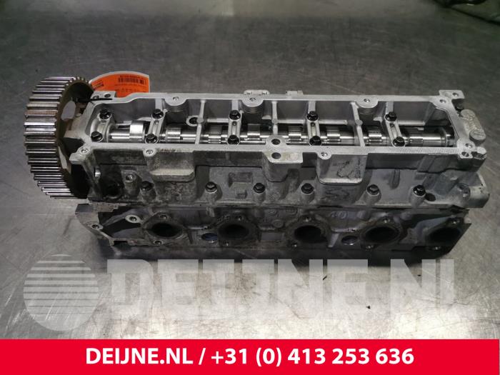 Cylinder head from a Ford Transit Connect (PJ2) 1.6 TDCi 16V 75 2015