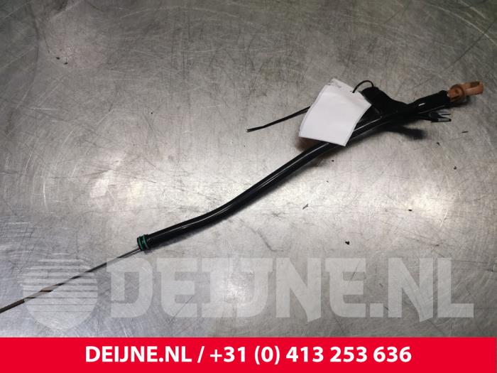 Gebrauchte Ölmessstab Peugeot Expert (V1/VA/VB/VE/VF/VT/VY) 1.5 BlueHDi 100 Preis € 18,15 Mit Mehrwertsteuer angeboten von van Deijne Onderdelen Uden B.V.
