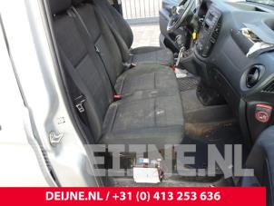 Usados Asiento izquierda Mercedes Vito (447.6) 1.6 111 CDI 16V Precio de solicitud ofrecido por van Deijne Onderdelen Uden B.V.