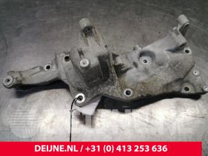 Used Alternator upper bracket Citroen Jumpy 2.0 Blue HDI 120 Price € 60,50 Inclusive VAT offered by van Deijne Onderdelen Uden B.V.