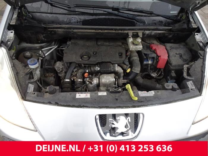 Engine from a Peugeot Partner (GC/GF/GG/GJ/GK) 1.6 HDI 90 2012