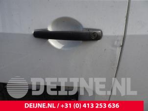 Used Sliding door handle, right Peugeot Partner Tepee (7A/B/C/D/E/F/G/J/P/S) 1.6 HDiF 90 16V Phase 1 Price on request offered by van Deijne Onderdelen Uden B.V.