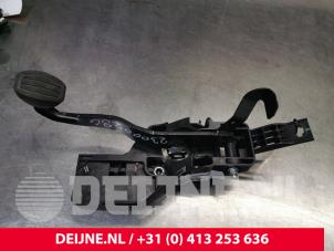 Used Brake pedal Opel Vivaro 1.5 CDTI 102 Price € 60,50 Inclusive VAT offered by van Deijne Onderdelen Uden B.V.