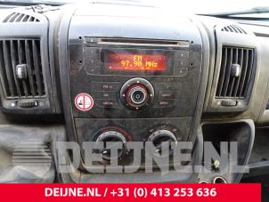 Used Radio Citroen Jumper (U9) 2.2 HDi 110 Euro 5 Price on request offered by van Deijne Onderdelen Uden B.V.