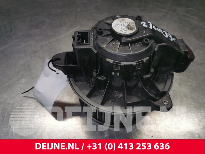 Begagnade Värmeelement Ford Transit Custom 2.2 TDCi 16V Pris € 121,00 Inklusive moms erbjuds av van Deijne Onderdelen Uden B.V.