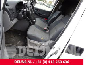 Gebrauchte Sitz links Hyundai H-300 2.5 CRDi Preis auf Anfrage angeboten von van Deijne Onderdelen Uden B.V.