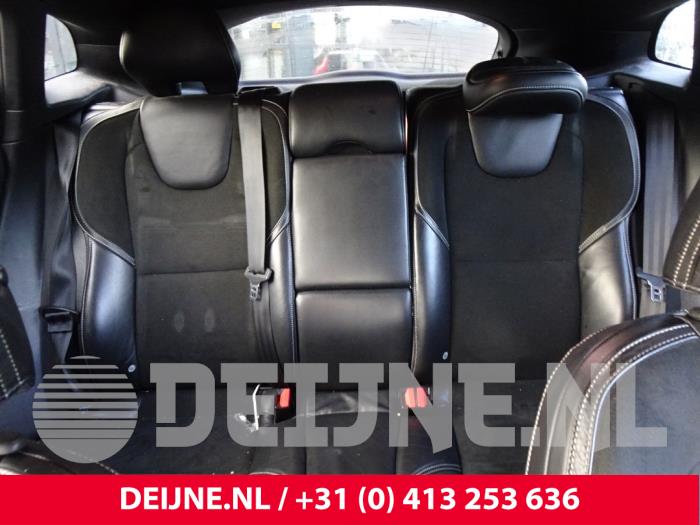 Cinturón de seguridad izquierda detrás de un Volvo V40 (MV) 1.6 T3 GTDi 16V 2013