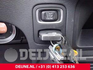 Gebrauchte Zündschloss + Schlüssel Volvo V70 (BW) 2.0 D3 20V Preis auf Anfrage angeboten von van Deijne Onderdelen Uden B.V.