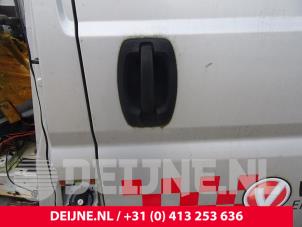Used Sliding door handle, left Peugeot Boxer (U9) 2.2 HDi 150 Price on request offered by van Deijne Onderdelen Uden B.V.