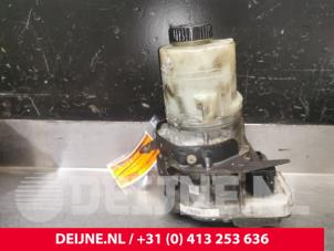 Used Power steering pump Renault Trafic (1FL/2FL/3FL/4FL) 1.6 dCi 115 Price € 363,00 Inclusive VAT offered by van Deijne Onderdelen Uden B.V.