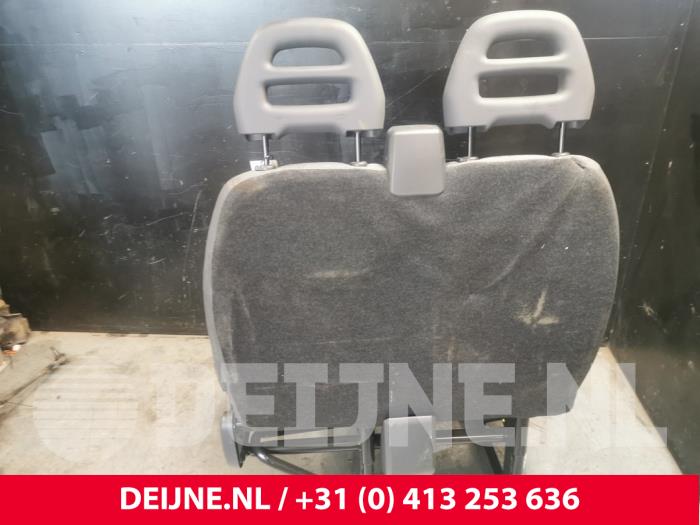 Double front seat, right from a Peugeot Boxer (U9) 2.2 HDi 150 2013