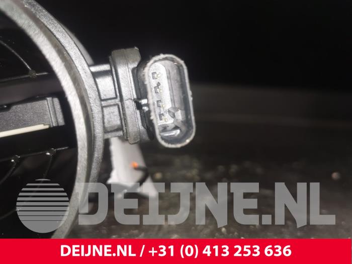 Medidor de flujo de aire de un Mercedes-Benz Vito (447.6) 1.6 111 CDI 16V 2015