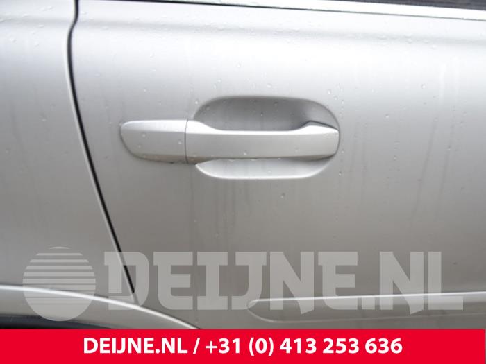 Rear door handle 4-door, right from a Volvo XC90 I 2.4 D5 20V 2003
