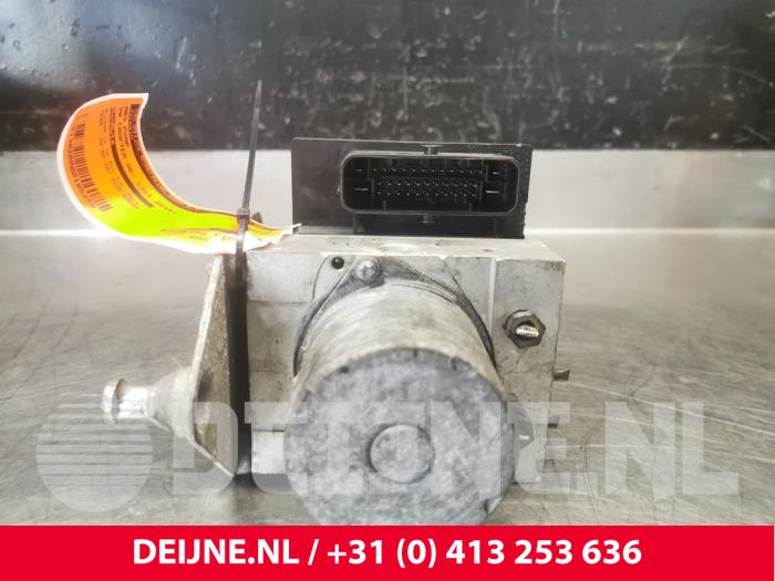 Begagnade ABS-pump Volkswagen Crafter 2.5 TDI 30/32/35 Pris € 242,00 Inklusive moms erbjuds av van Deijne Onderdelen Uden B.V.