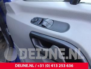 Used Electric window switch Volkswagen Crafter 2.5 TDI 30/32/35 Price on request offered by van Deijne Onderdelen Uden B.V.
