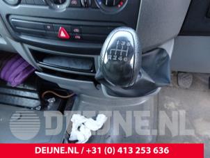 Used Gear stick Volkswagen Crafter 2.5 TDI 30/32/35 Price on request offered by van Deijne Onderdelen Uden B.V.