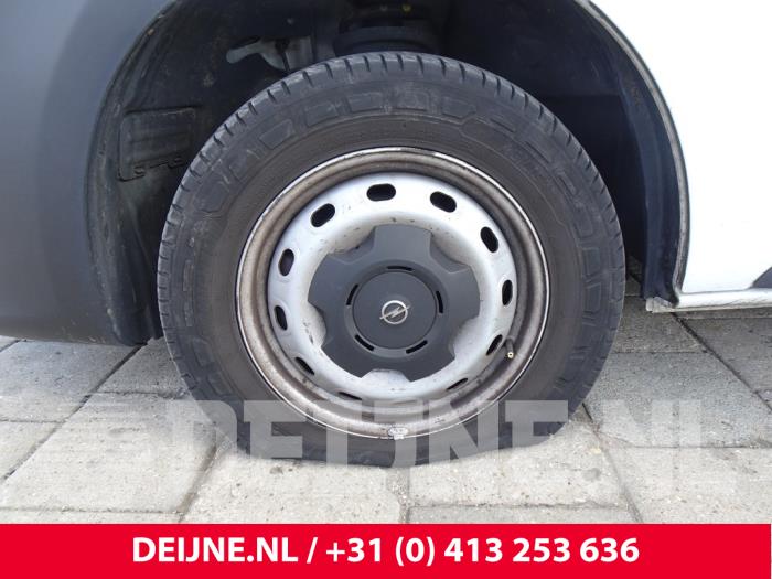 Set of wheels from a Opel Vivaro 1.6 CDTI 90 2016