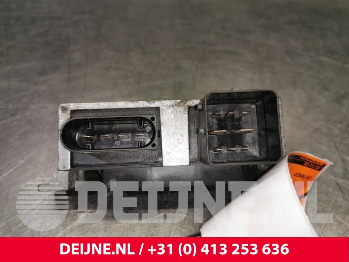 Sterownik ukladu chlodzenia z Renault Master IV (FV) 2.3 dCi 100 16V FWD 2013