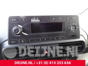 Usados Radio Citroen Berlingo 1.6 BlueHDI 100 Precio de solicitud ofrecido por van Deijne Onderdelen Uden B.V.