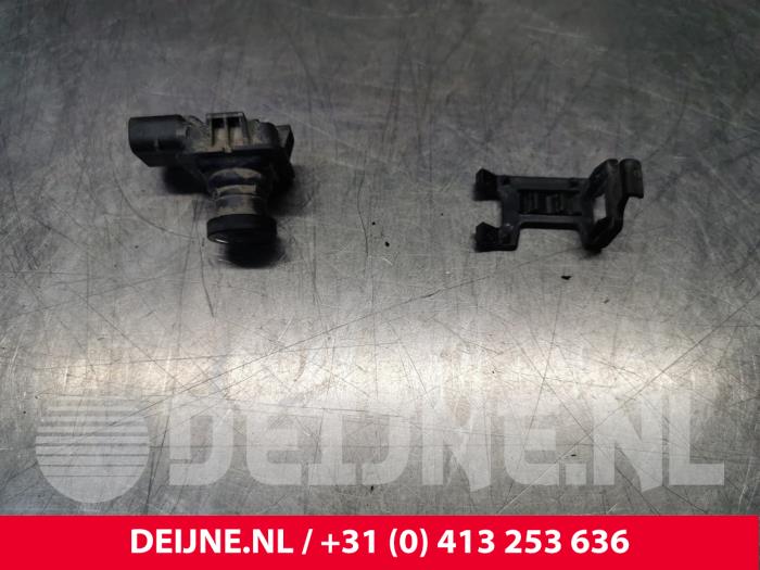 Begagnade Backkamera Ford Transit Connect (PJ2) 1.5 EcoBlue Pris € 96,80 Inklusive moms erbjuds av van Deijne Onderdelen Uden B.V.
